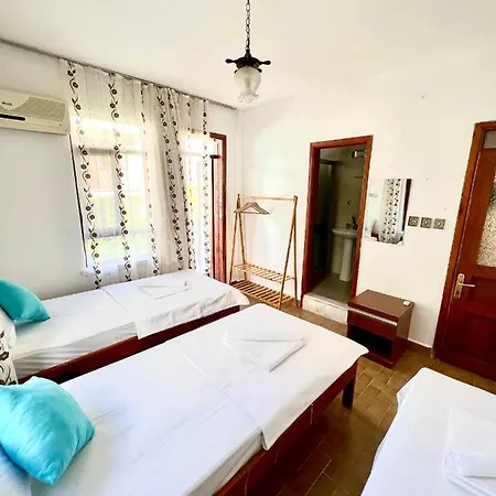 Salina Gazde/Camere de închiriat